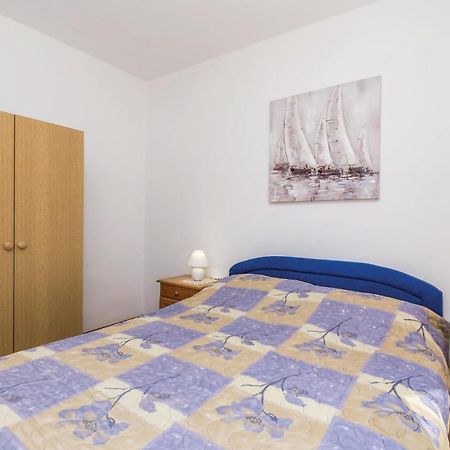 Stunning Apartment In Barbat-Rab With Wifi Barbat na Rabu Exteriör bild