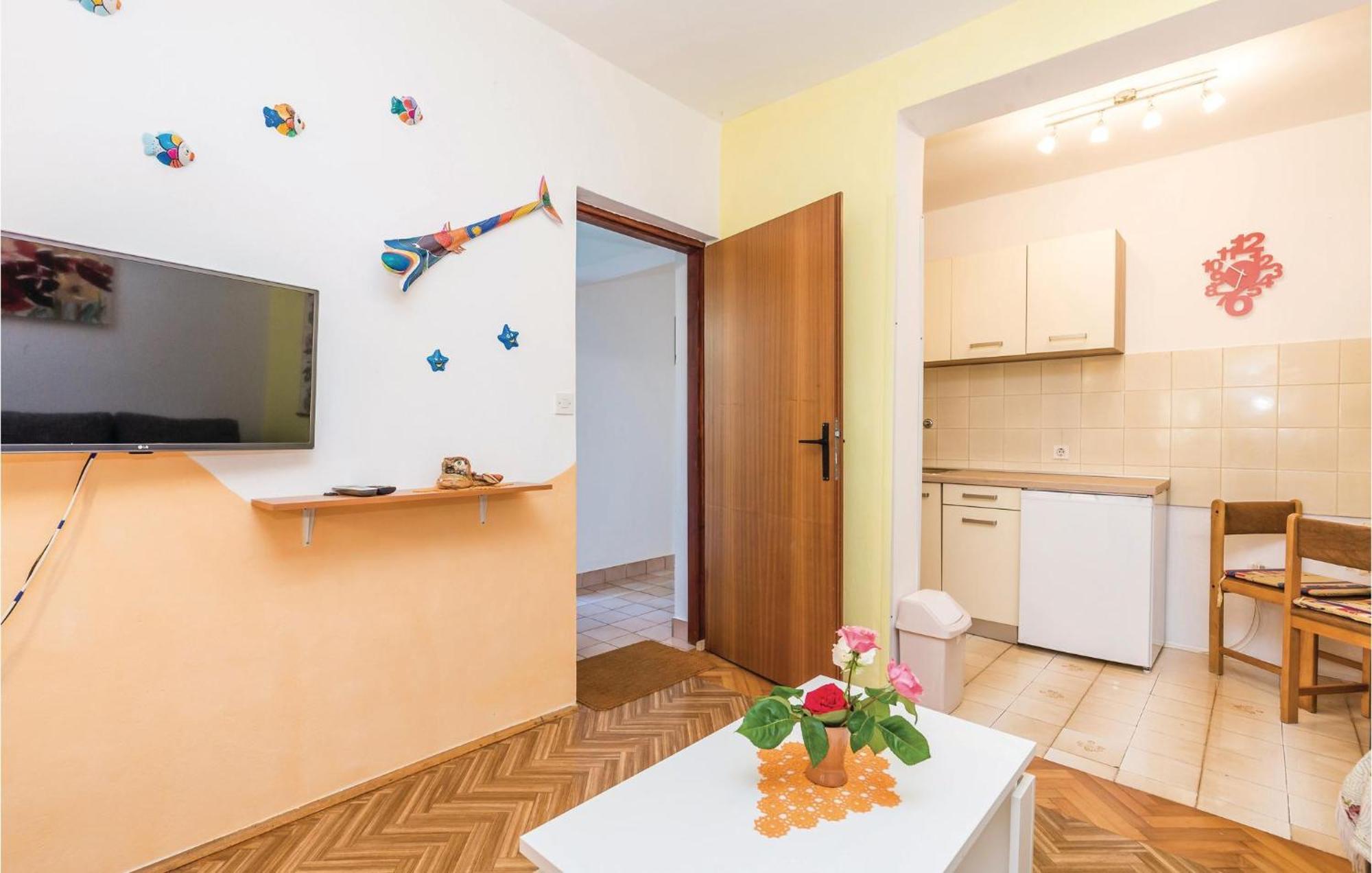 Stunning Apartment In Barbat-Rab With Wifi Barbat na Rabu Exteriör bild