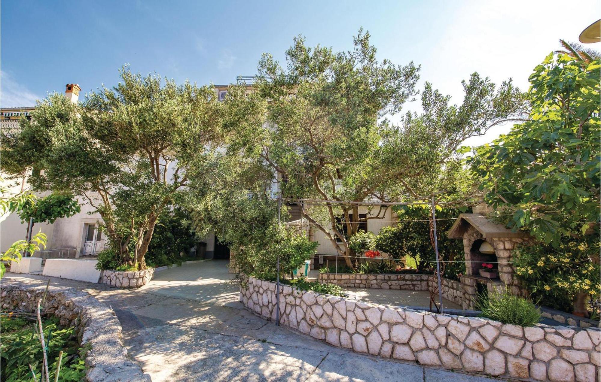 Stunning Apartment In Barbat-Rab With Wifi Barbat na Rabu Exteriör bild