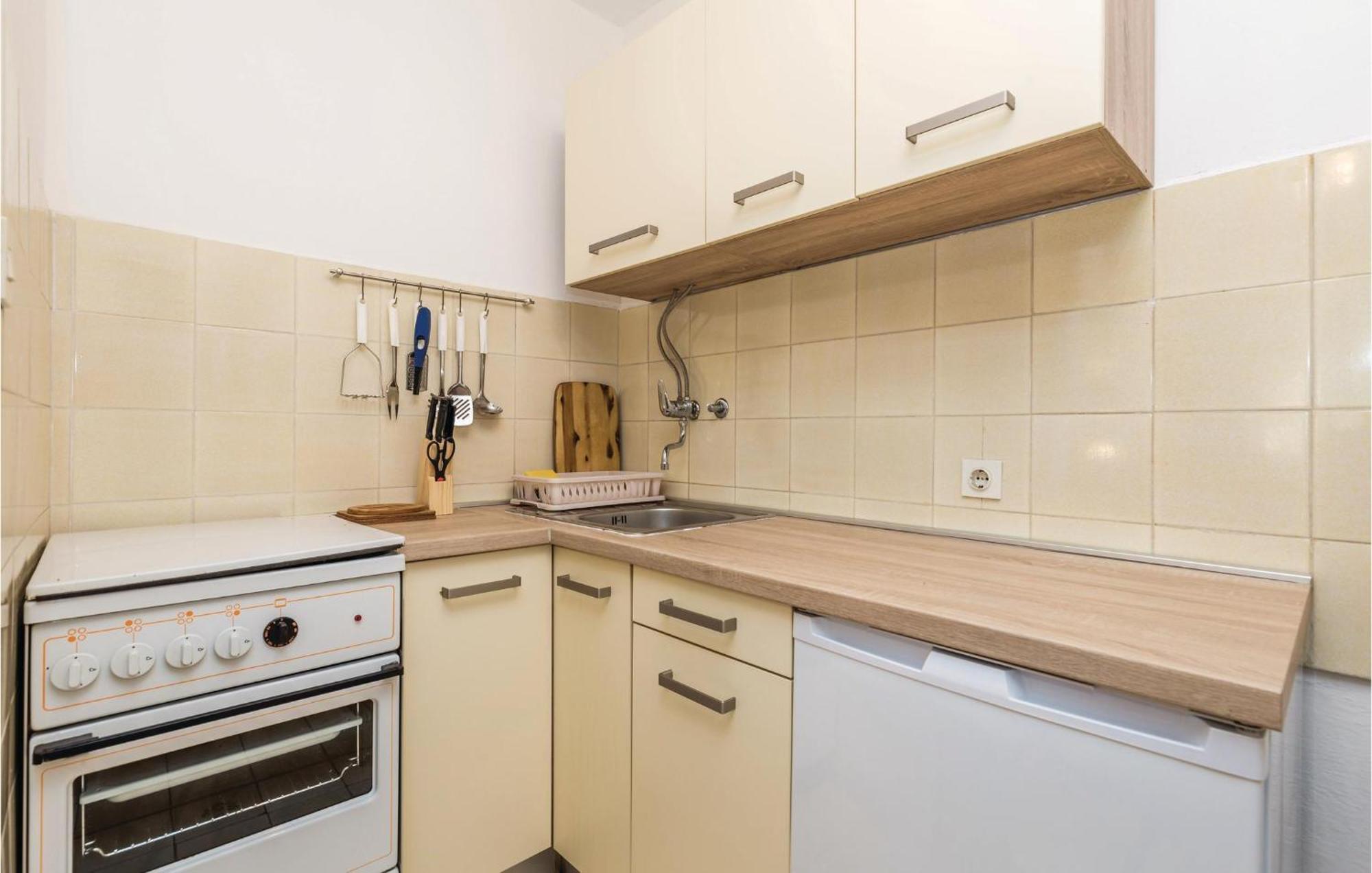 Stunning Apartment In Barbat-Rab With Wifi Barbat na Rabu Exteriör bild
