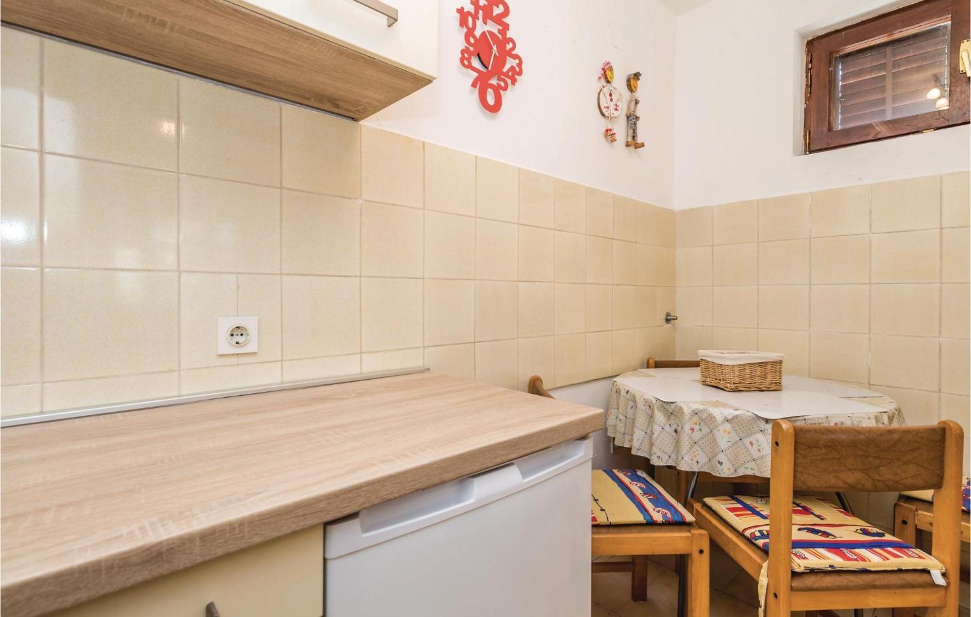 Stunning Apartment In Barbat-Rab With Wifi Barbat na Rabu Exteriör bild