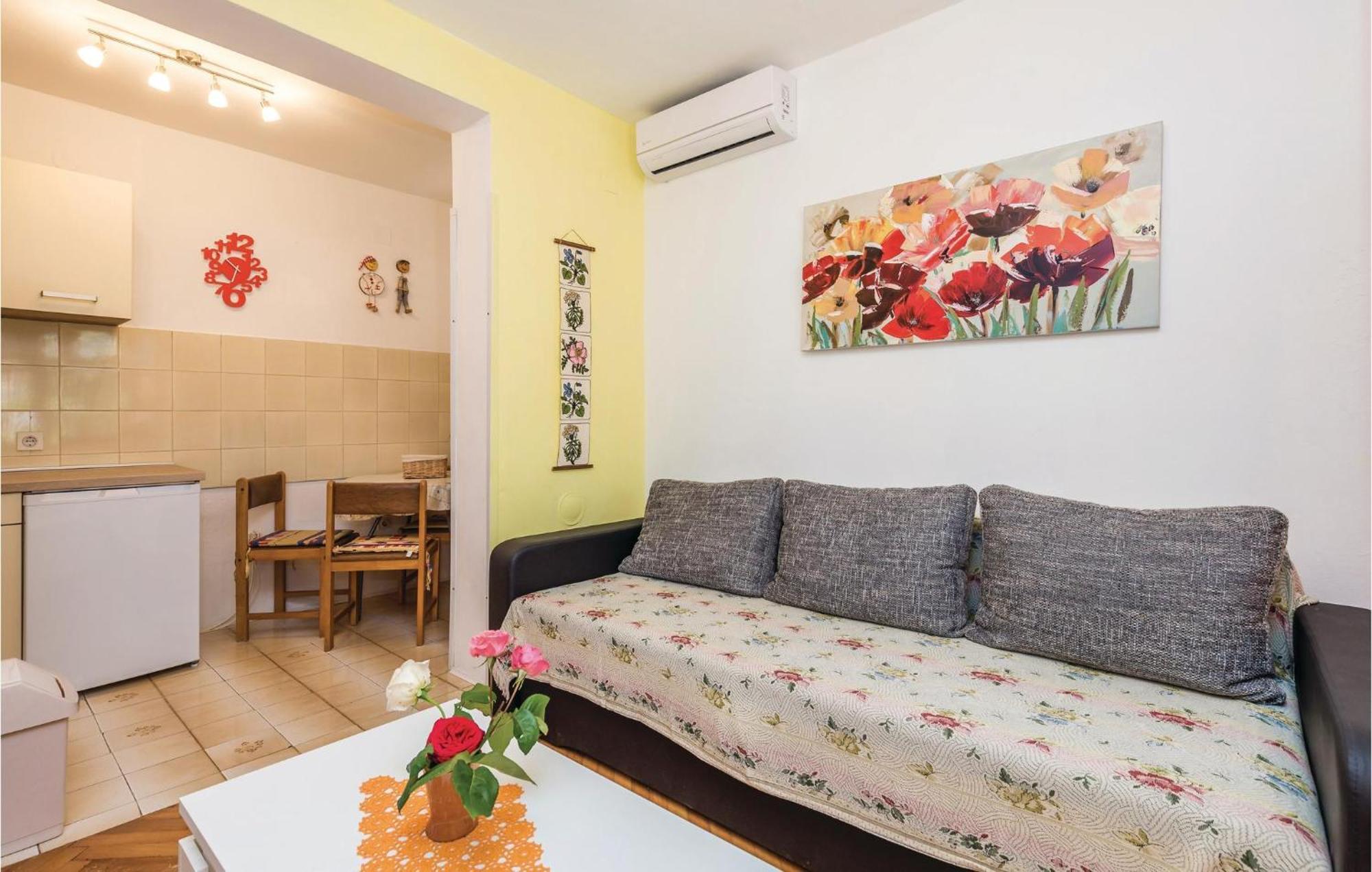 Stunning Apartment In Barbat-Rab With Wifi Barbat na Rabu Exteriör bild