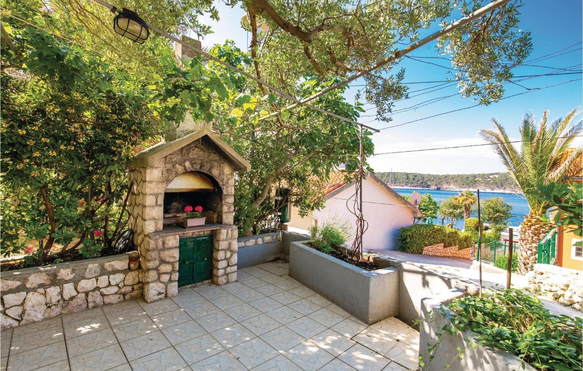 Stunning Apartment In Barbat-Rab With Wifi Barbat na Rabu Exteriör bild