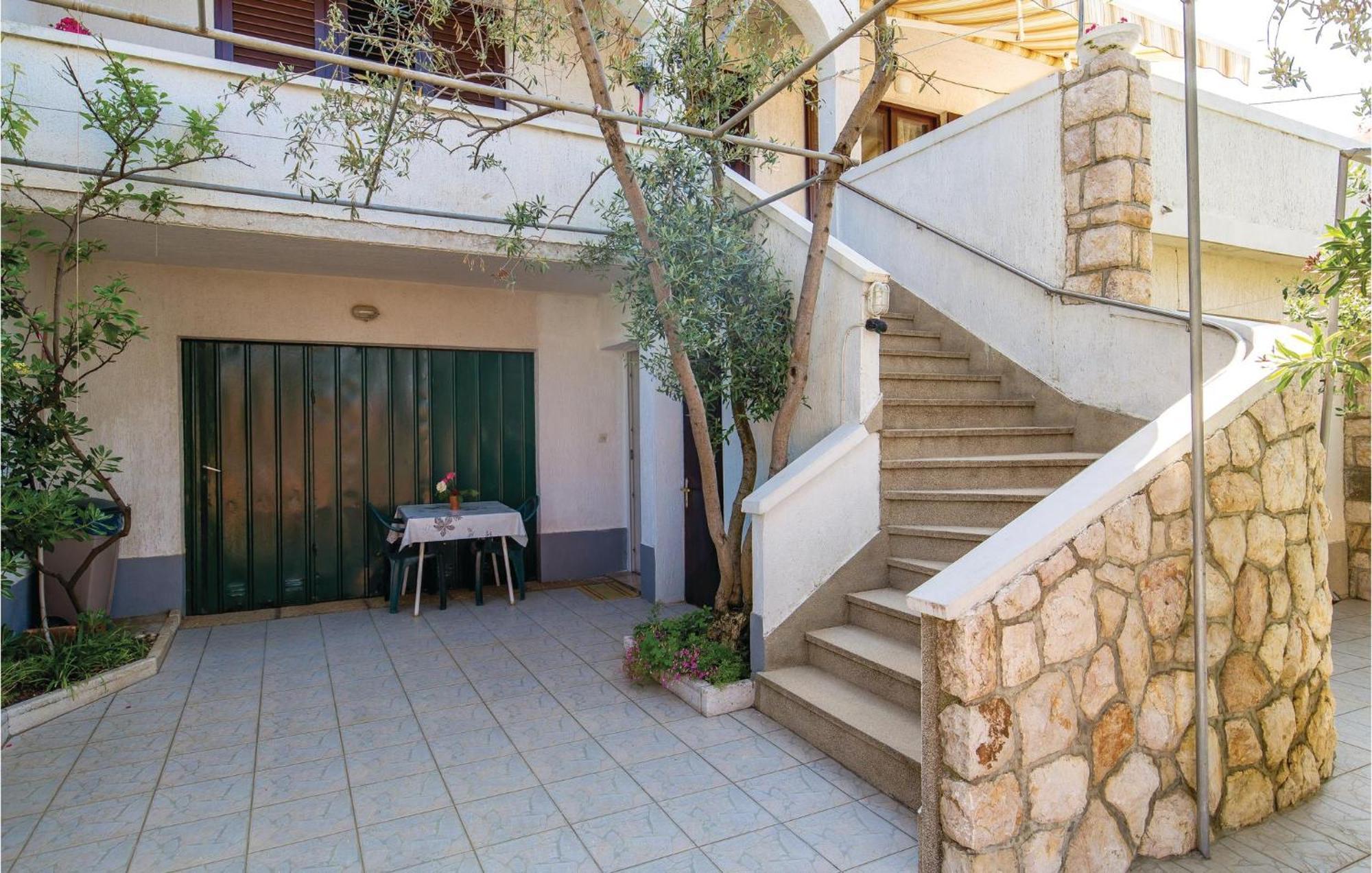 Stunning Apartment In Barbat-Rab With Wifi Barbat na Rabu Exteriör bild